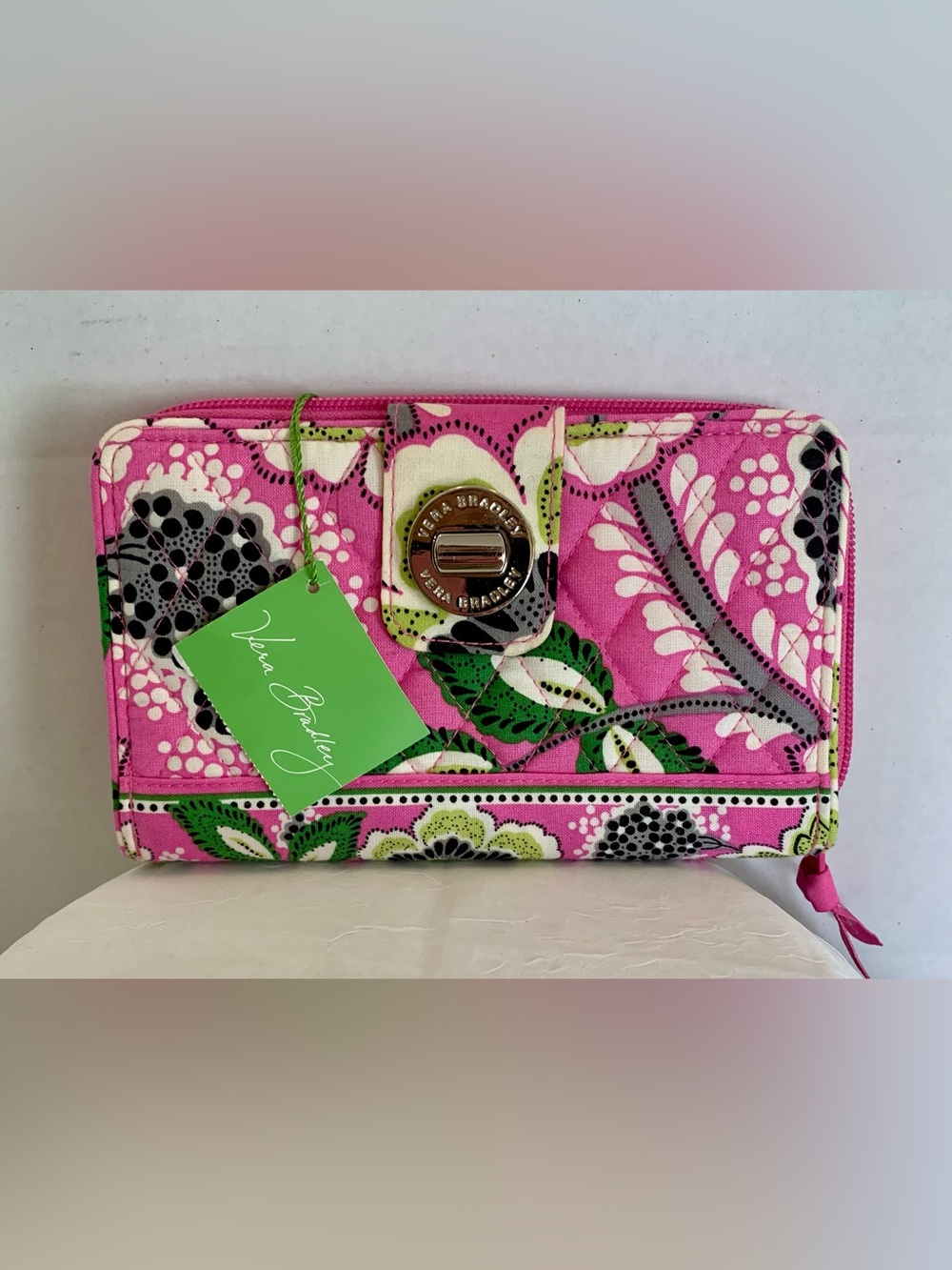 Vera Bradley Priscilla Pink Turnlock Wallet 12 CC Slots 2 ID Slots Zip Coin